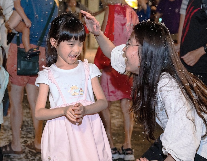 snowfall singapore - the woodleigh mall