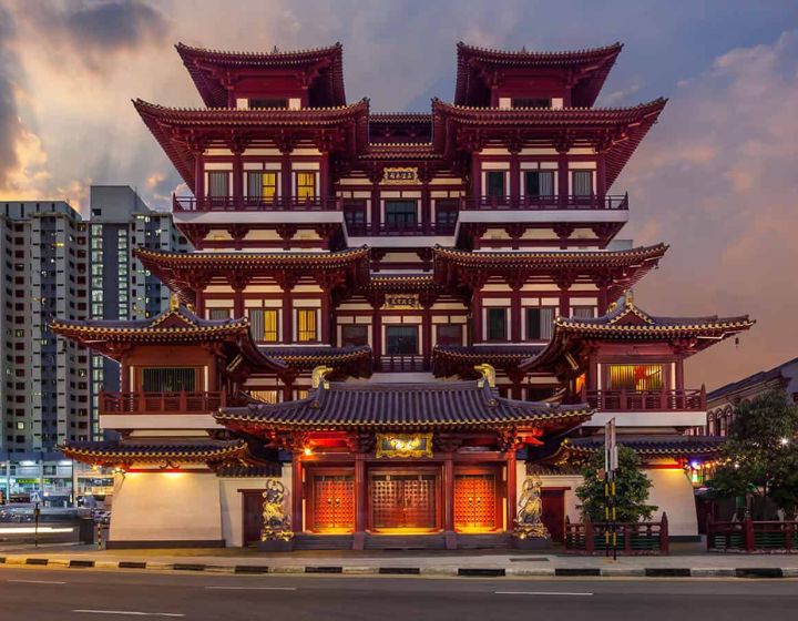 temples in singapore - buddhist temples - buddha tooth relic