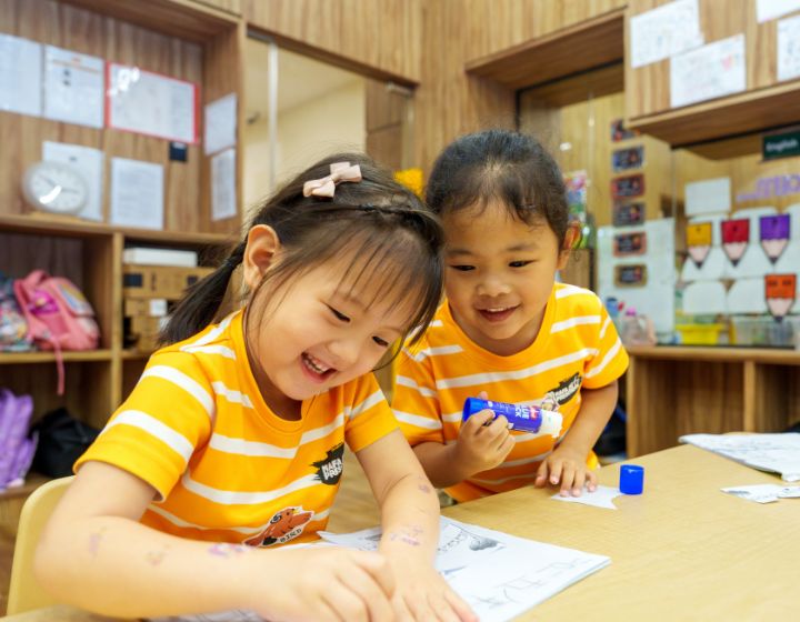 NAFA Arts Preschool - kids doing arts and crafts
