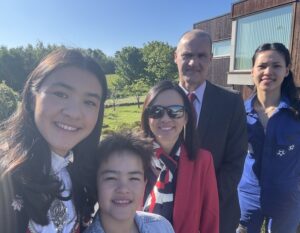 overseas mama - serene tan - norway