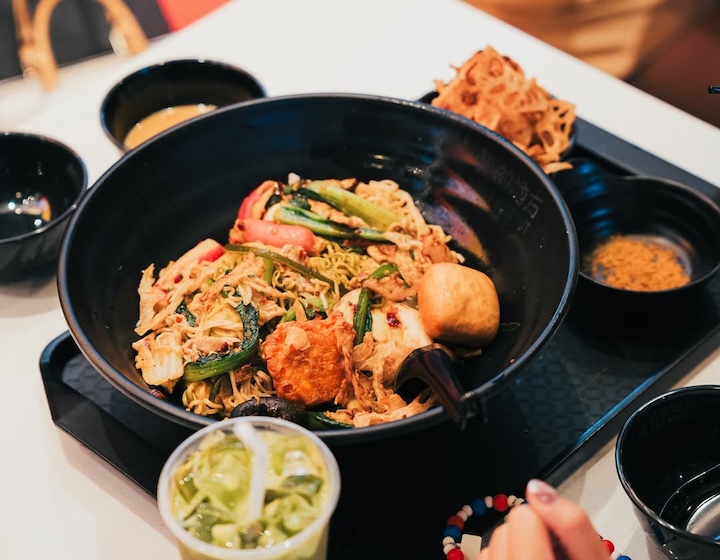 lentor modern - restaurant - a hot hideout