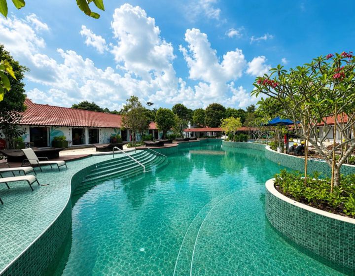 chalets in singapore - coliwoo resort changi