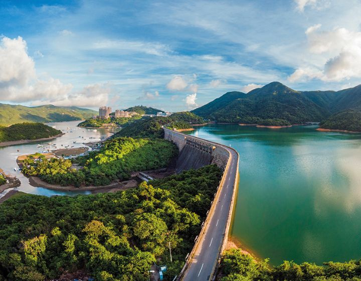 hong kong hiking trails with kids - tai tam reservoir