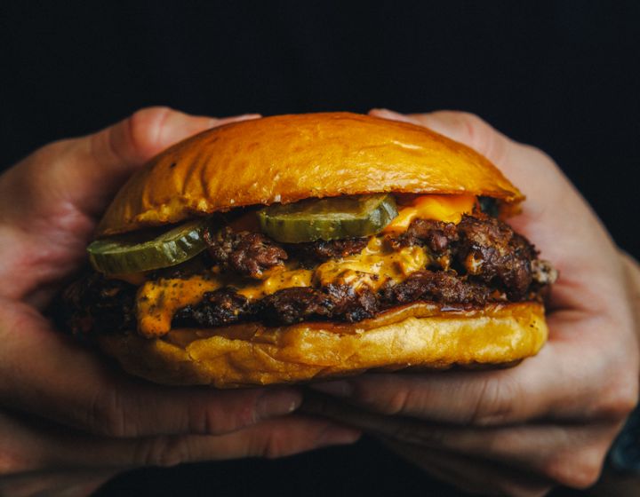 things to do this weekend in singapore - smash street free burger