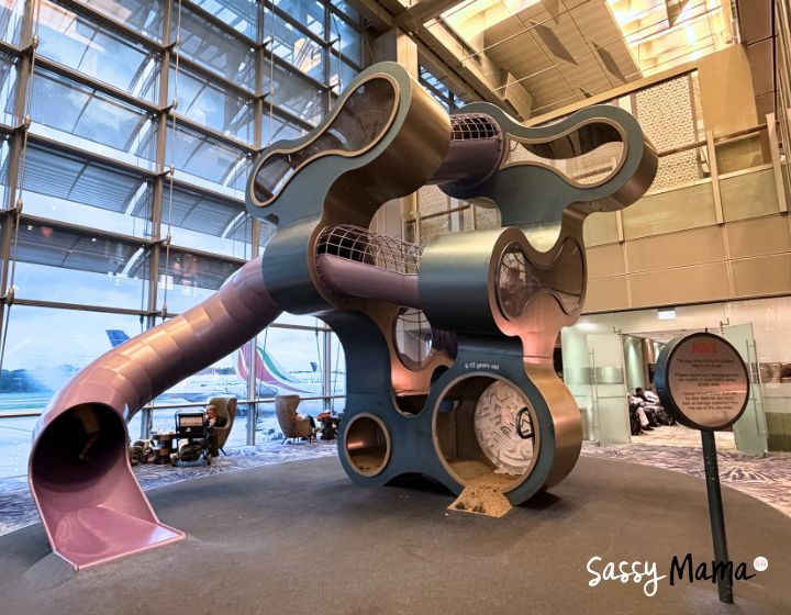 best indoor playgrounds in singapore - fidget spinner playground changi airport t3 transit