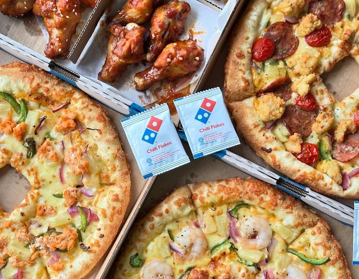 best pizza singapore - domino's pizza