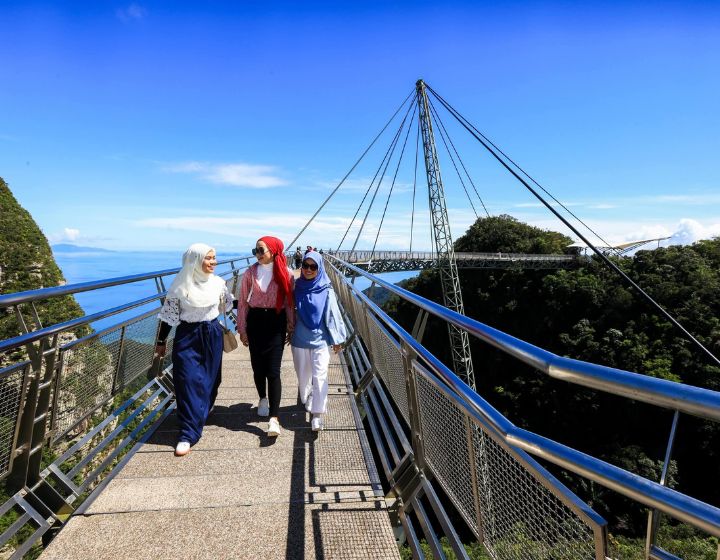 short trips from singapore with kids - langkawi island - skybridge