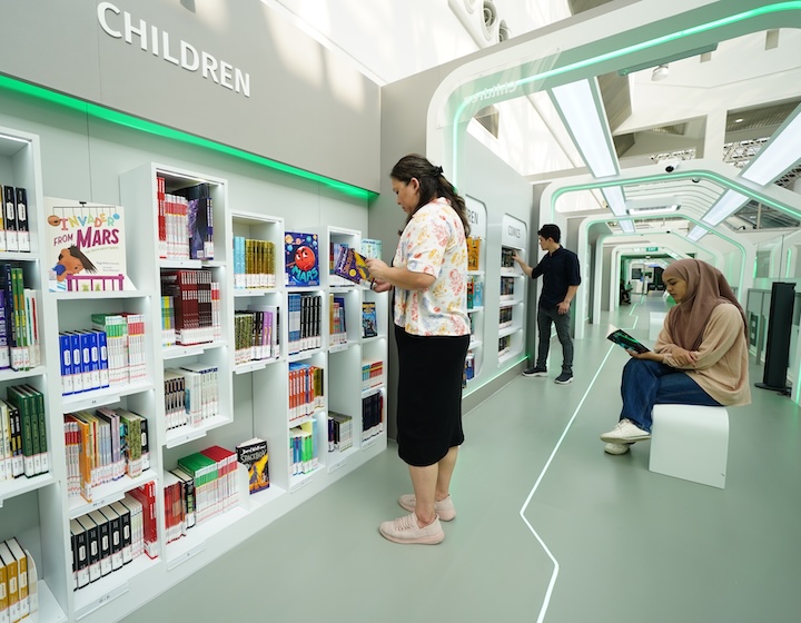 whats new mama june - parkway parade sci-fi pop-up library