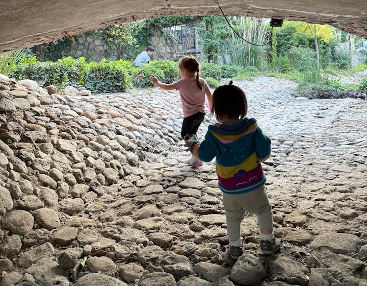 overseas mama - deborah