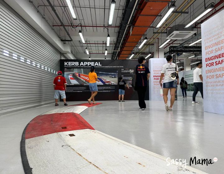 F1 Singapore GP ALL ACCESS experience - race building