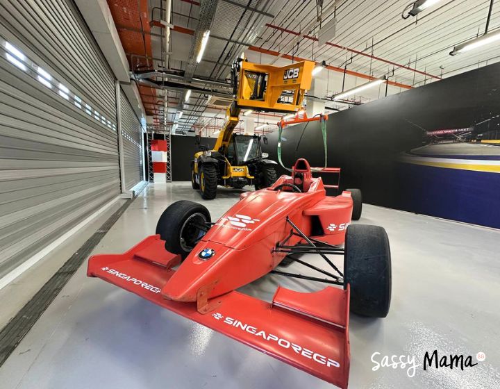 F1 Singapore GP ALL ACCESS experience - race building