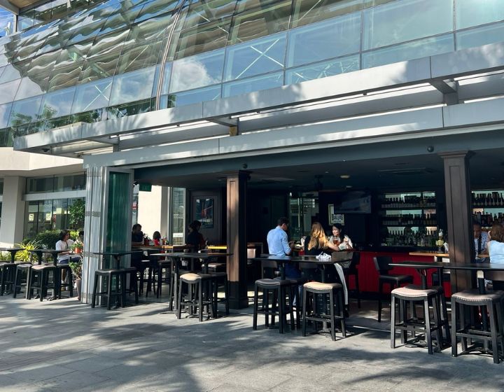 best sports bars in singapore - dallas restaurant bar