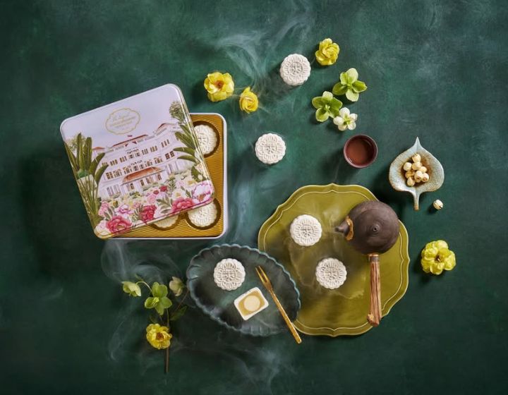 best mooncakes singapore - raffles hotel snowskin mooncakes
