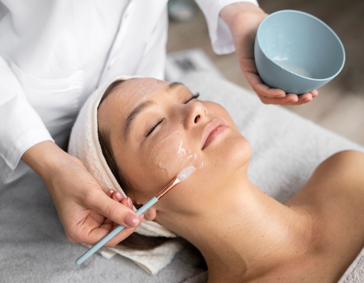 facial near me singapore - cozy room