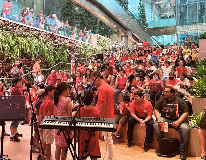 things to do in singapore this weekend - changi airport t3 my little pony and minions meet and greet