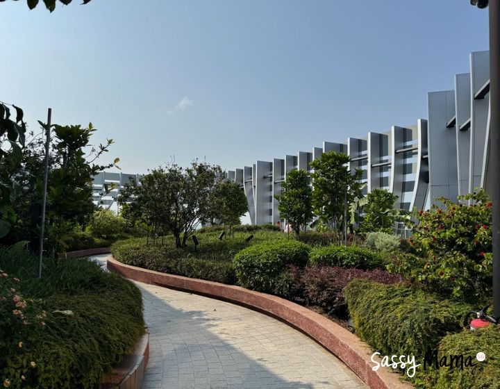 CapitaSpring Sky Garden pictures - path