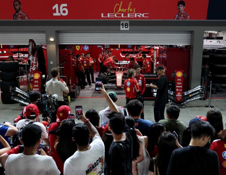 f1 events in singapore - thursday pit lane experience